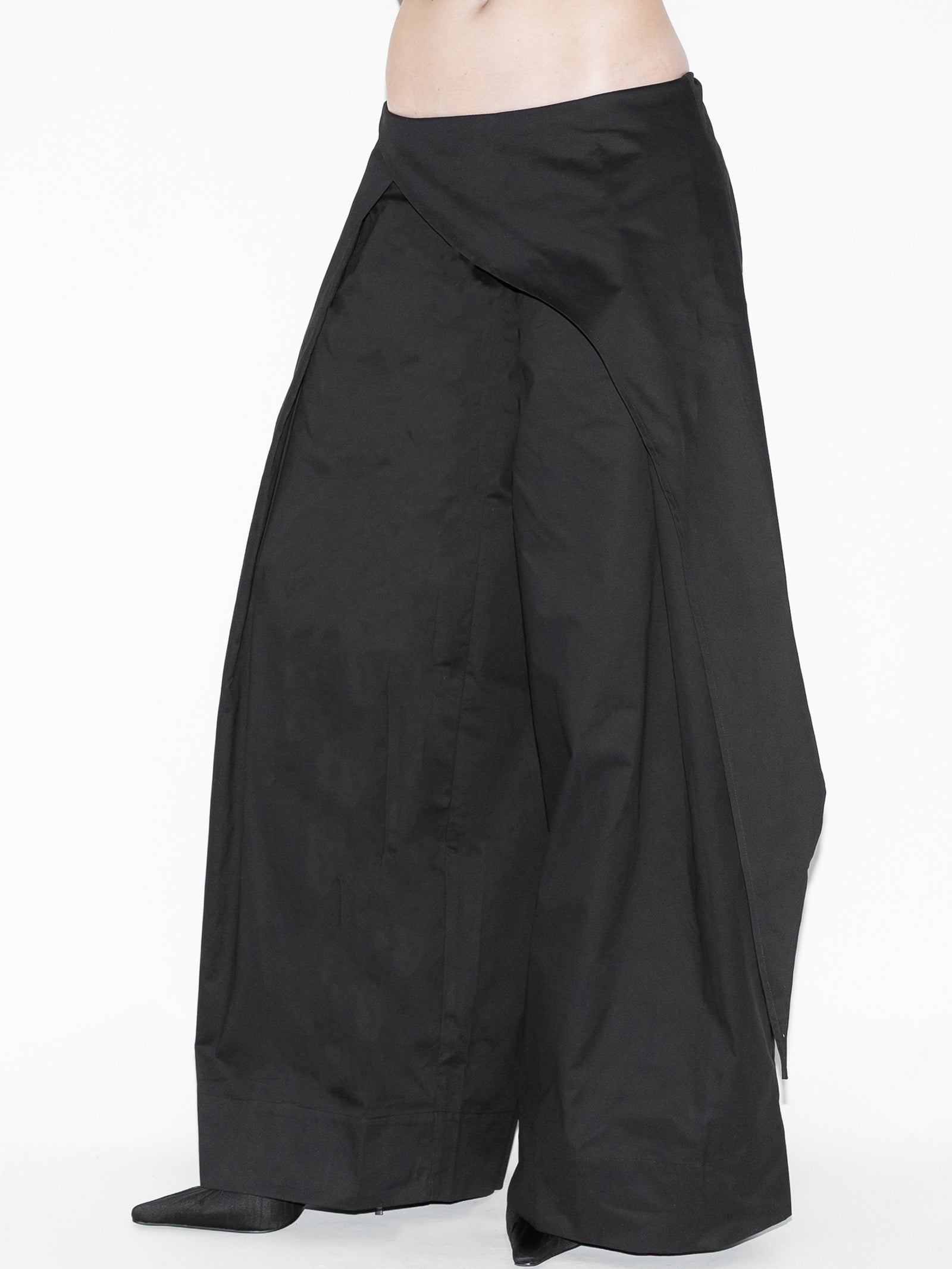 Bat Point Woven Pants