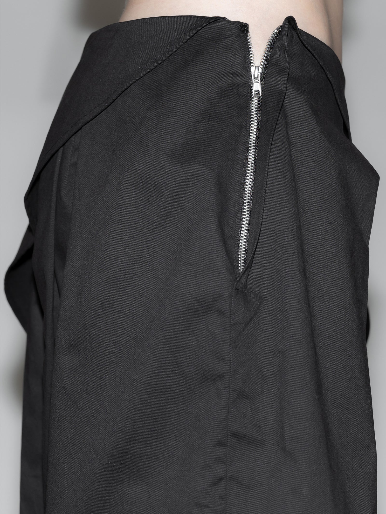 Bat Point Woven Pants